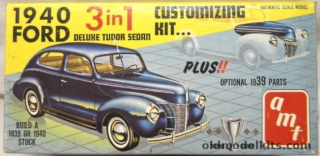 AMT 1/25 1939 or 1940 Ford Deluxe Tudor Sedan 3 in 1 Trophy Series, 240 plastic model kit